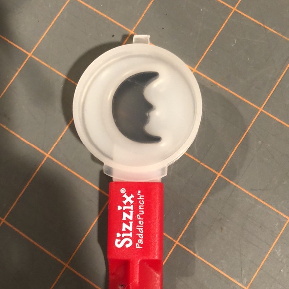 4. Sizzix Paddle Punch Positionable Hand Punch dies - Picture 2 of 15